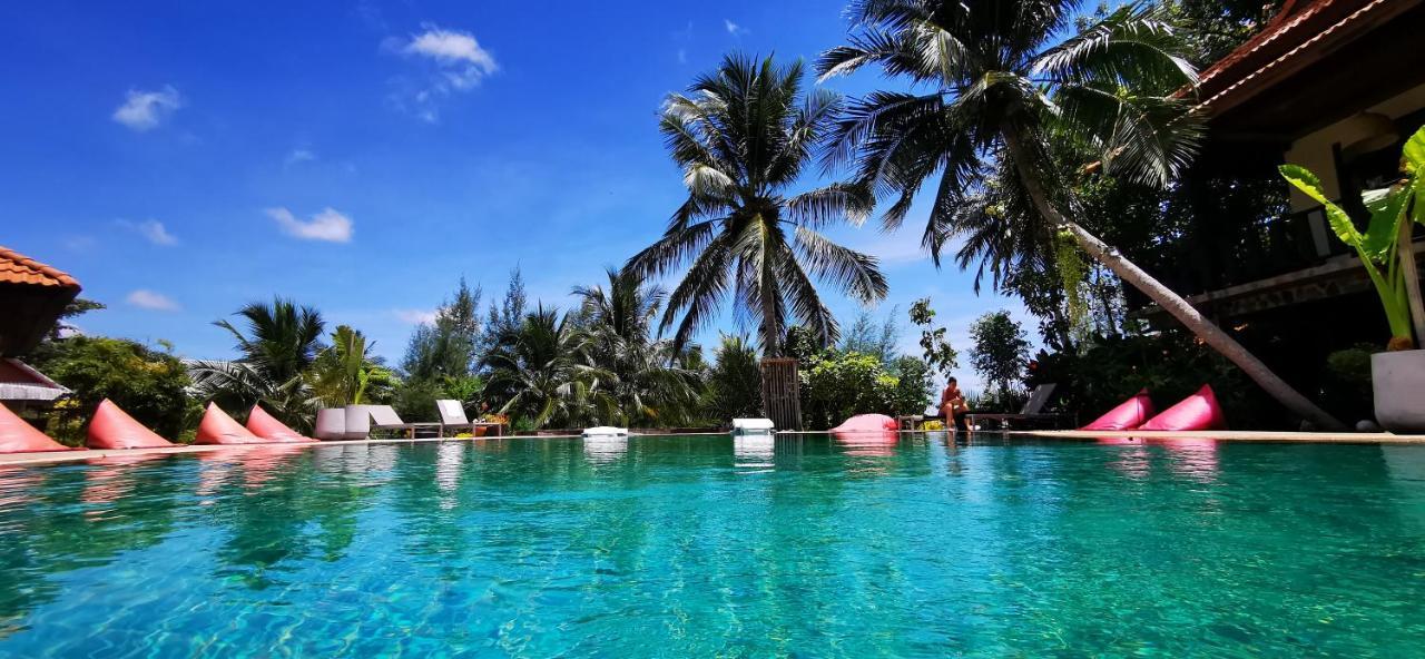 Red Pearl Beach Resort Chaloklum Exterior photo